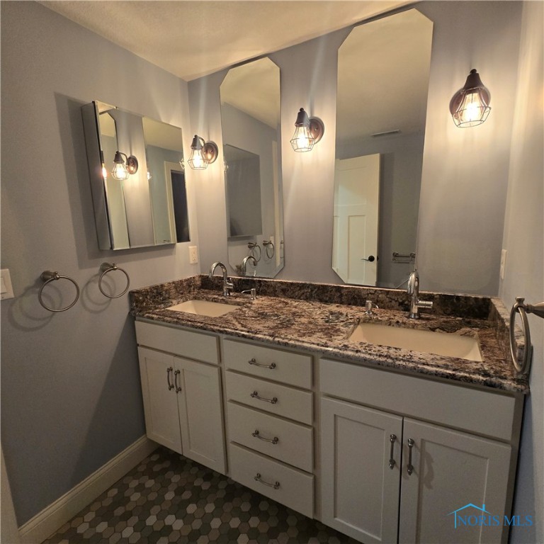 12535 S River Road, Grand Rapids, Ohio image 21