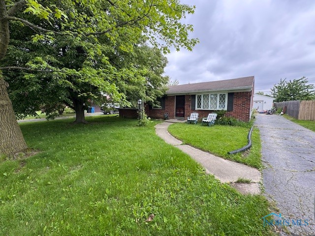 3249 N Eastmoreland Drive, Oregon, Ohio image 1
