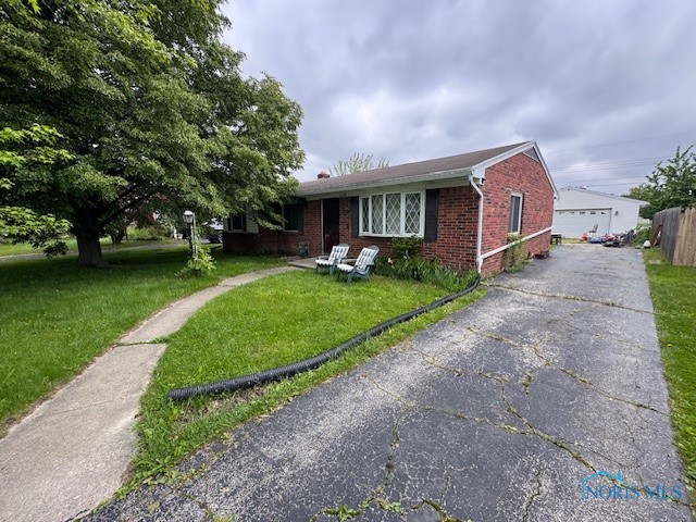 3249 N Eastmoreland Drive, Oregon, Ohio image 2