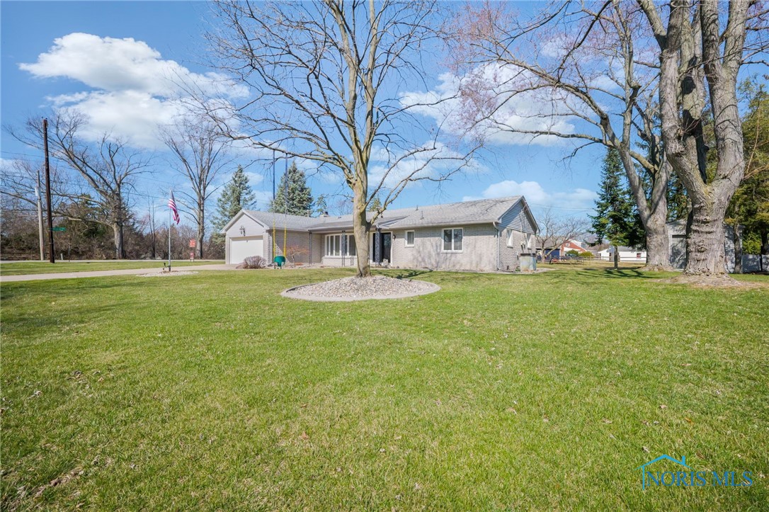 111 Rosedale Place, Rossford, Ohio image 2