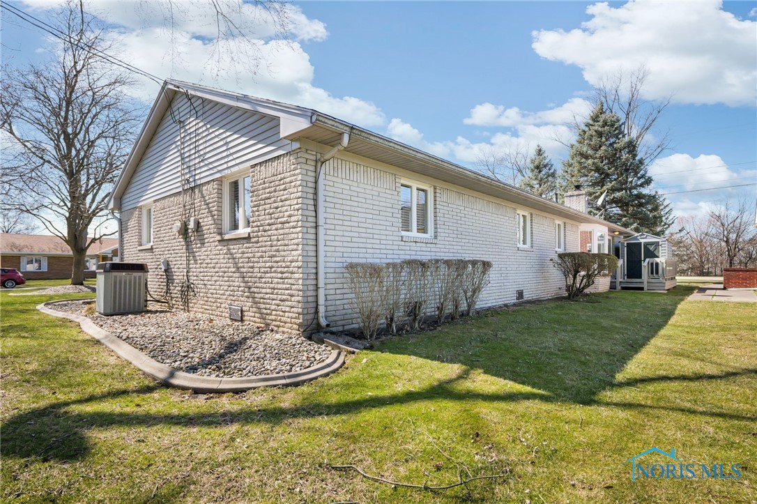 111 Rosedale Place, Rossford, Ohio image 33