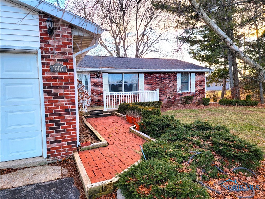 1057 W Poe Road, Bowling Green, Ohio image 1