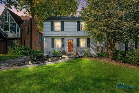 Photo of 2541 Goddard Road, Toledo, OH 43606 (MLS # 6136635)