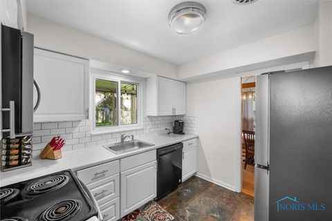 Tiny photo for 2541 Goddard Road, Toledo, OH 43606 (MLS # 6136635)