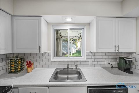 Tiny photo for 2541 Goddard Road, Toledo, OH 43606 (MLS # 6136635)