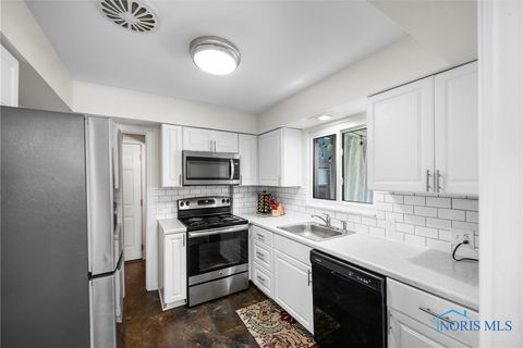 Tiny photo for 2541 Goddard Road, Toledo, OH 43606 (MLS # 6136635)