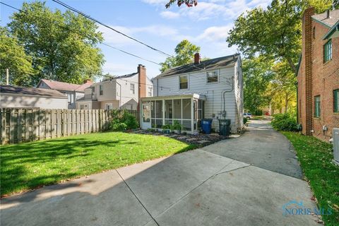 Tiny photo for 2541 Goddard Road, Toledo, OH 43606 (MLS # 6136635)