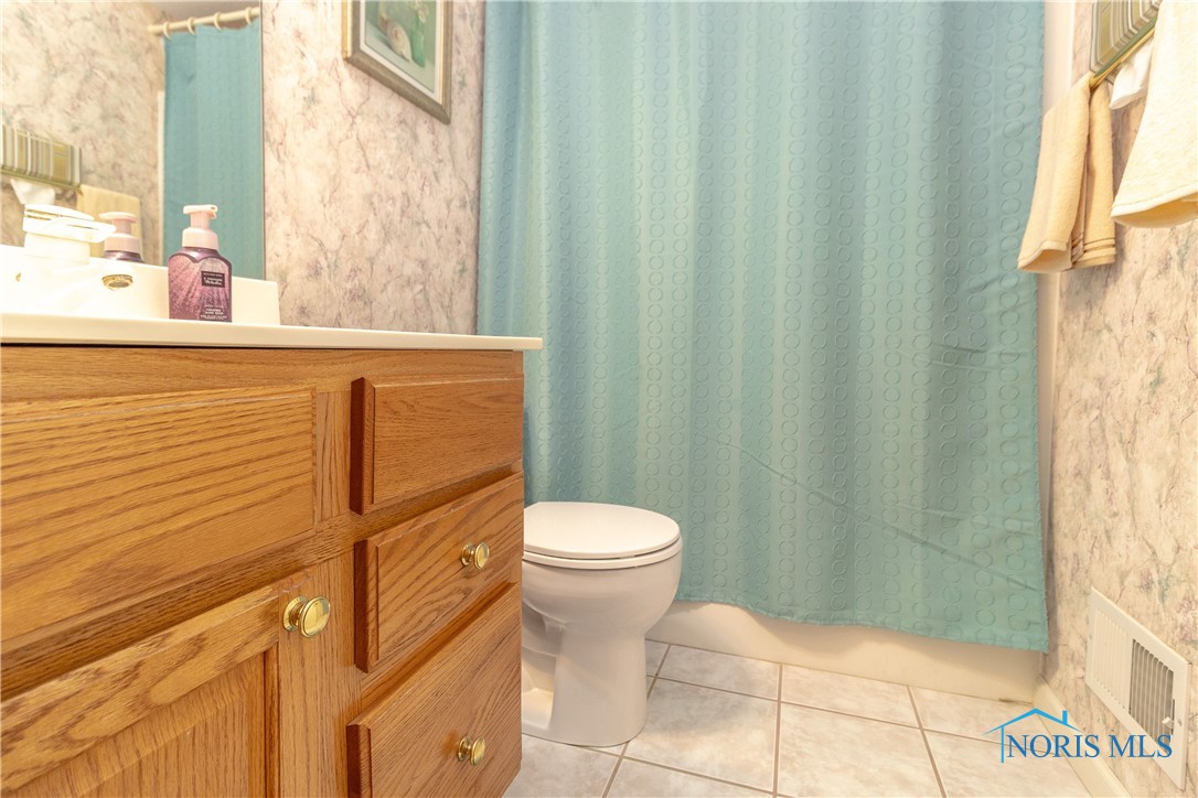 4606 Blackstone Drive, Maumee, Ohio image 28