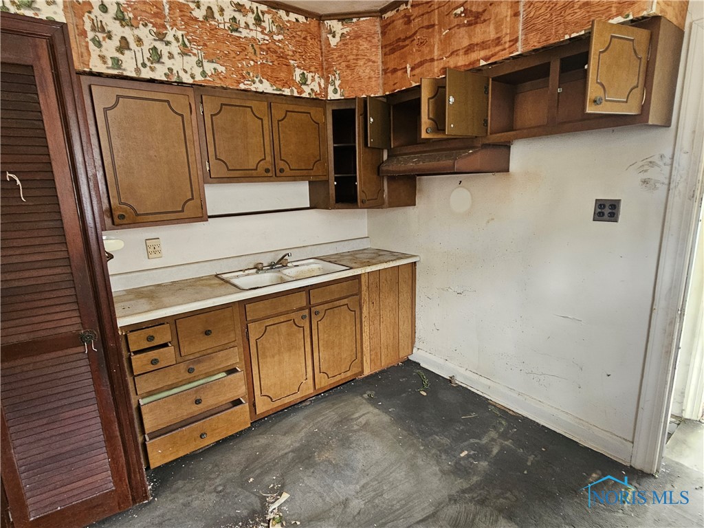 1745 Stahlwood Avenue, Toledo, Ohio image 7