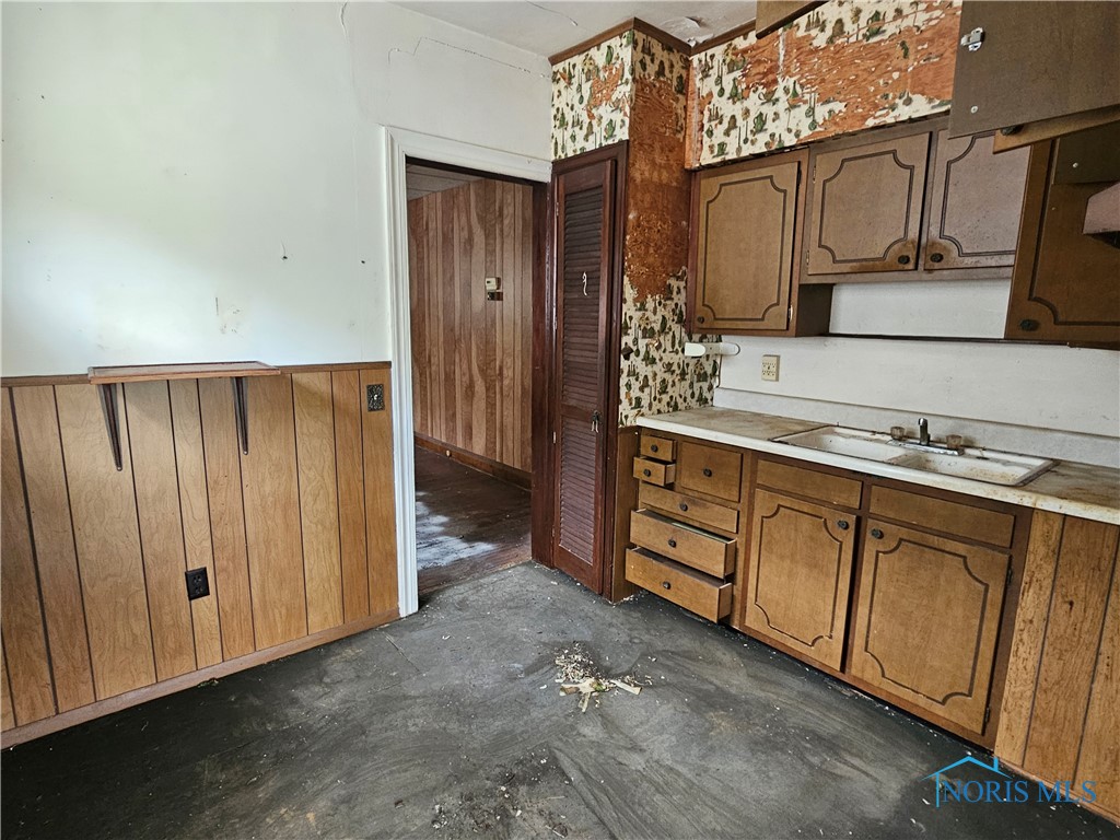 1745 Stahlwood Avenue, Toledo, Ohio image 6