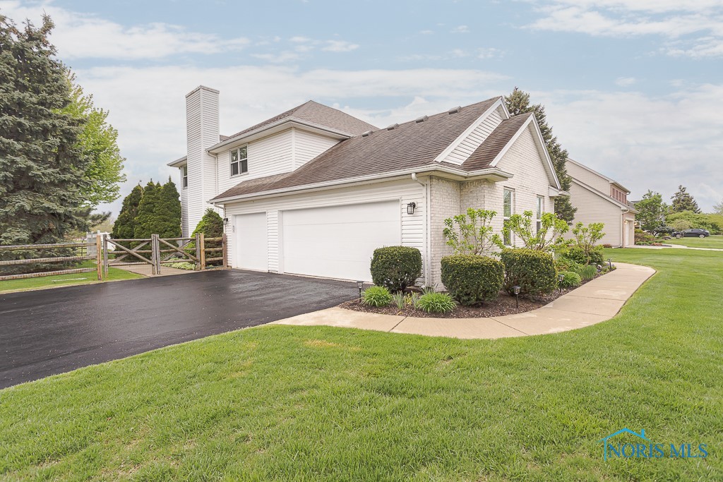 26494 Laurel Lane, Perrysburg, Ohio image 3