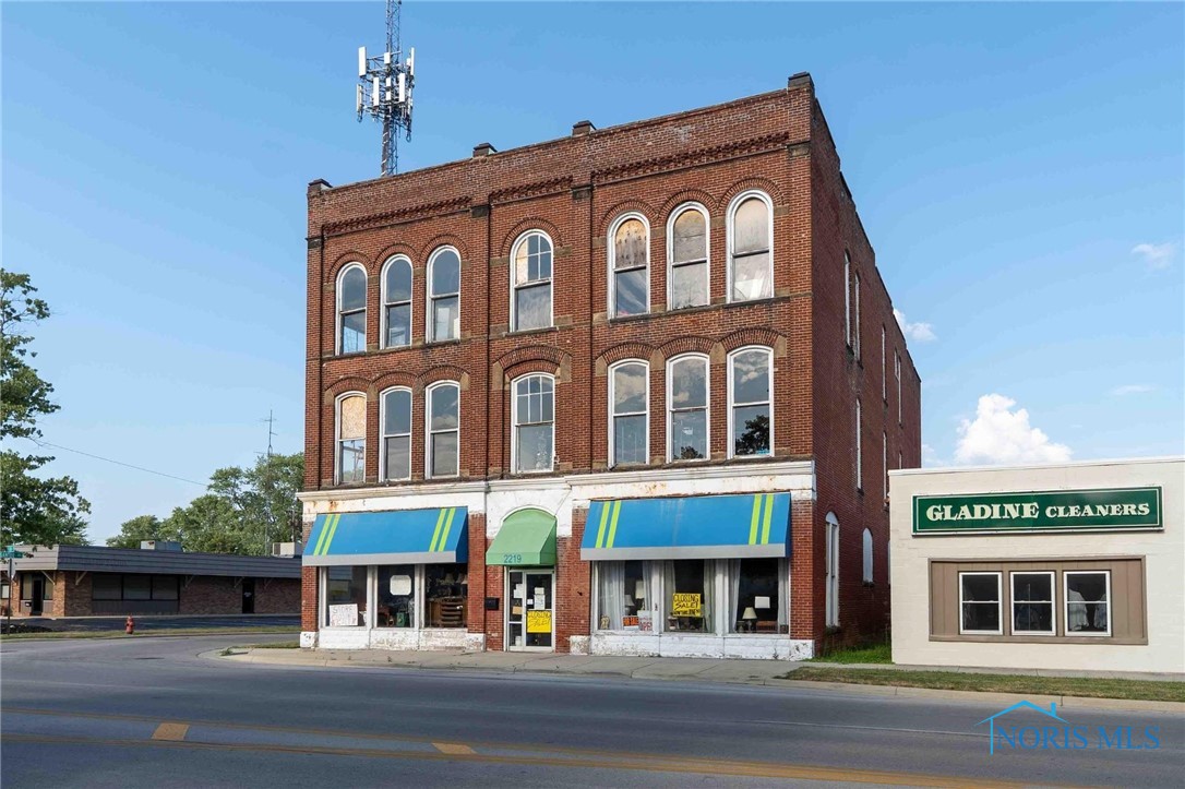 2219 N MAIN Street