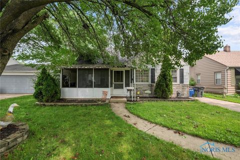 Homes For Sale - 702 Mayfair Boulevard<br/> Lucas County, Toledo, OH 43612