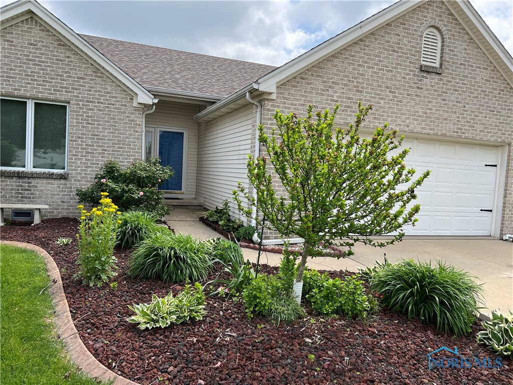 4435 E Clearwater Drive, Maumee, Ohio image 1