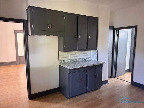 Tiny photo for 936 Orchard Street, Toledo, OH 43609 (MLS # 6136505)