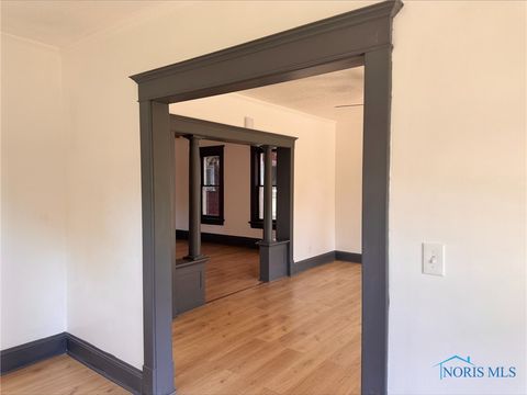 Tiny photo for 936 Orchard Street, Toledo, OH 43609 (MLS # 6136505)