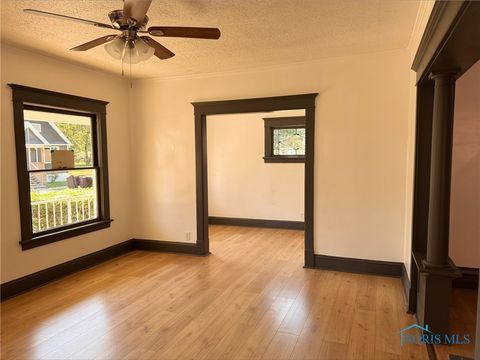 Tiny photo for 936 Orchard Street, Toledo, OH 43609 (MLS # 6136505)