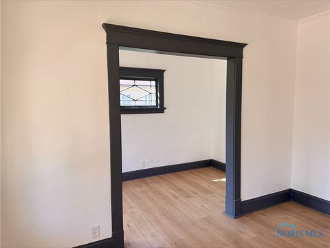 Tiny photo for 936 Orchard Street, Toledo, OH 43609 (MLS # 6136505)