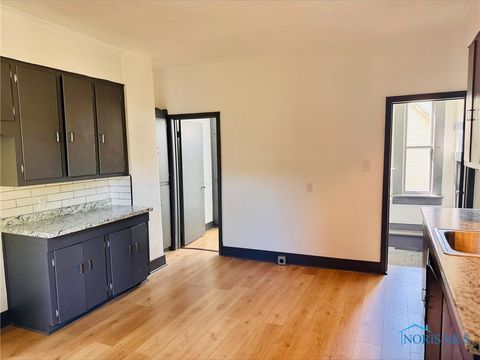 Tiny photo for 936 Orchard Street, Toledo, OH 43609 (MLS # 6136505)