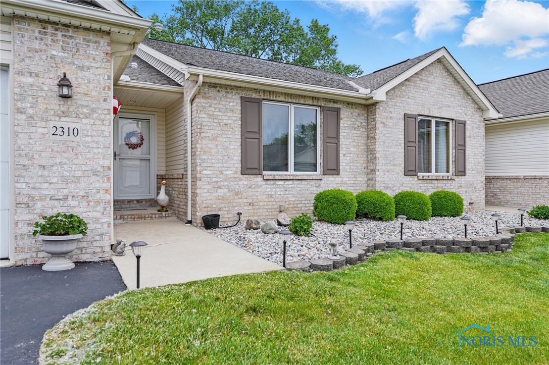 2310 Villa West Drive, Findlay, Ohio image 4