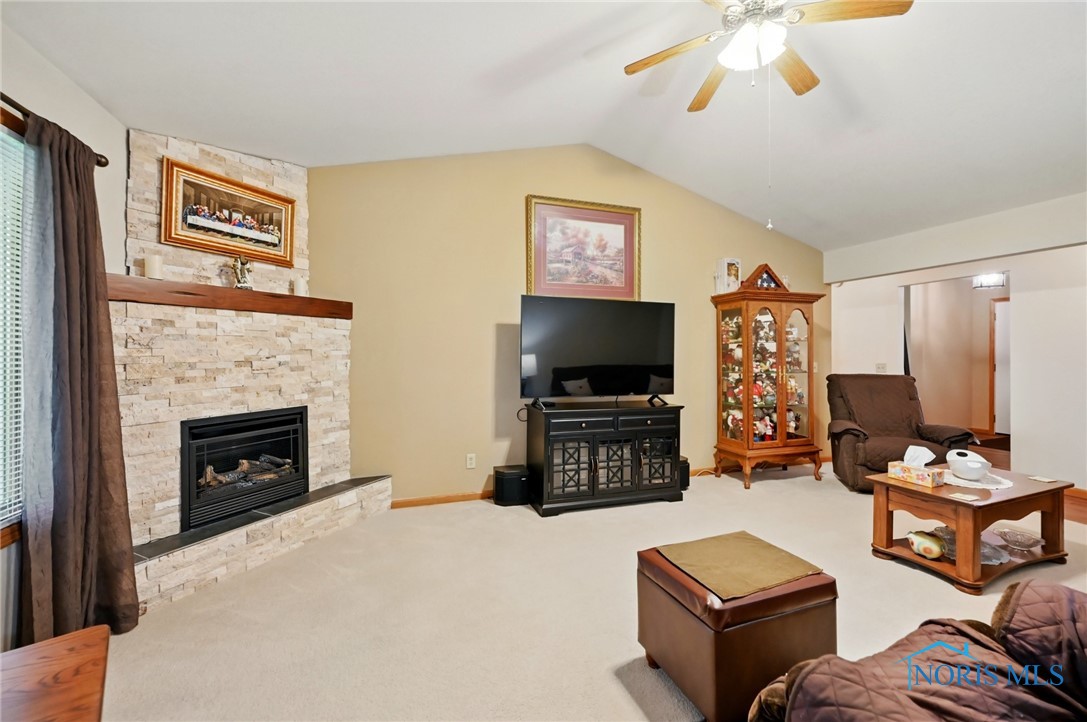 2310 Villa West Drive, Findlay, Ohio image 8