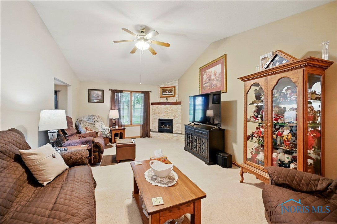 2310 Villa West Drive, Findlay, Ohio image 6