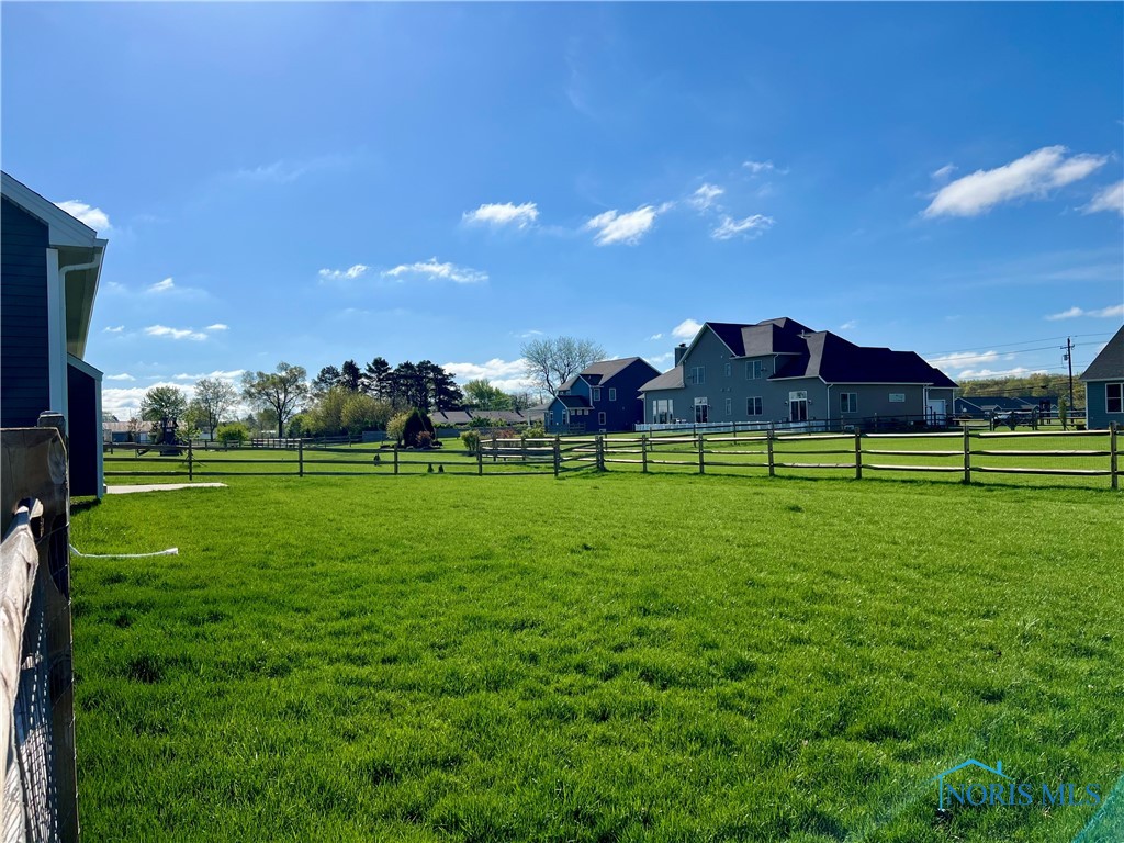 101 Bentley Drive, Perrysburg, Ohio image 7