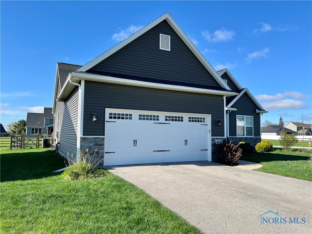 101 Bentley Drive, Perrysburg, Ohio image 4