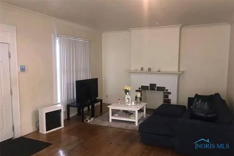 Tiny photo for 316 Machen St, Toledo, OH 43620 (MLS # 6136825)
