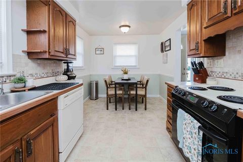 Tiny photo for 425 Rector Avenue, Findlay, OH 45840 (MLS # 6136586)