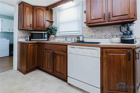 Tiny photo for 425 Rector Avenue, Findlay, OH 45840 (MLS # 6136586)