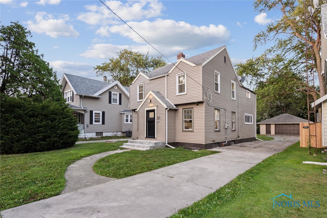 View Toledo, OH 43612 house