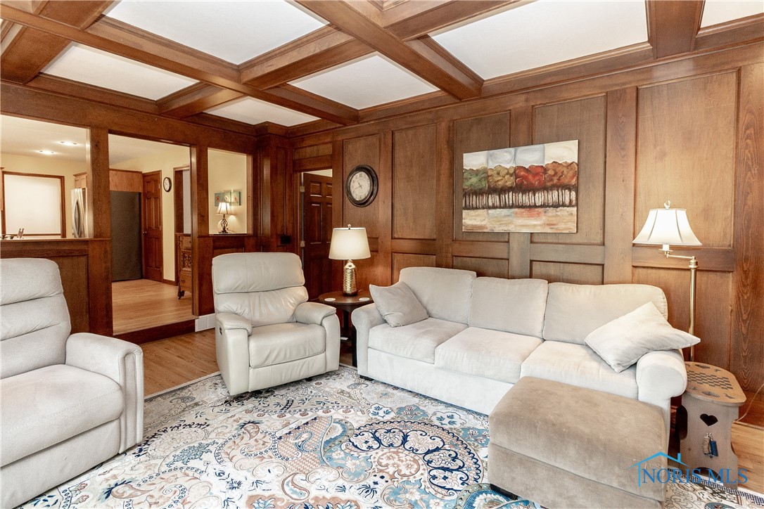 2439 Notting Hill Road, Toledo, Ohio image 21