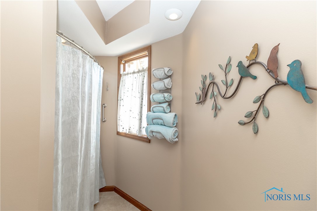 2439 Notting Hill Road, Toledo, Ohio image 30