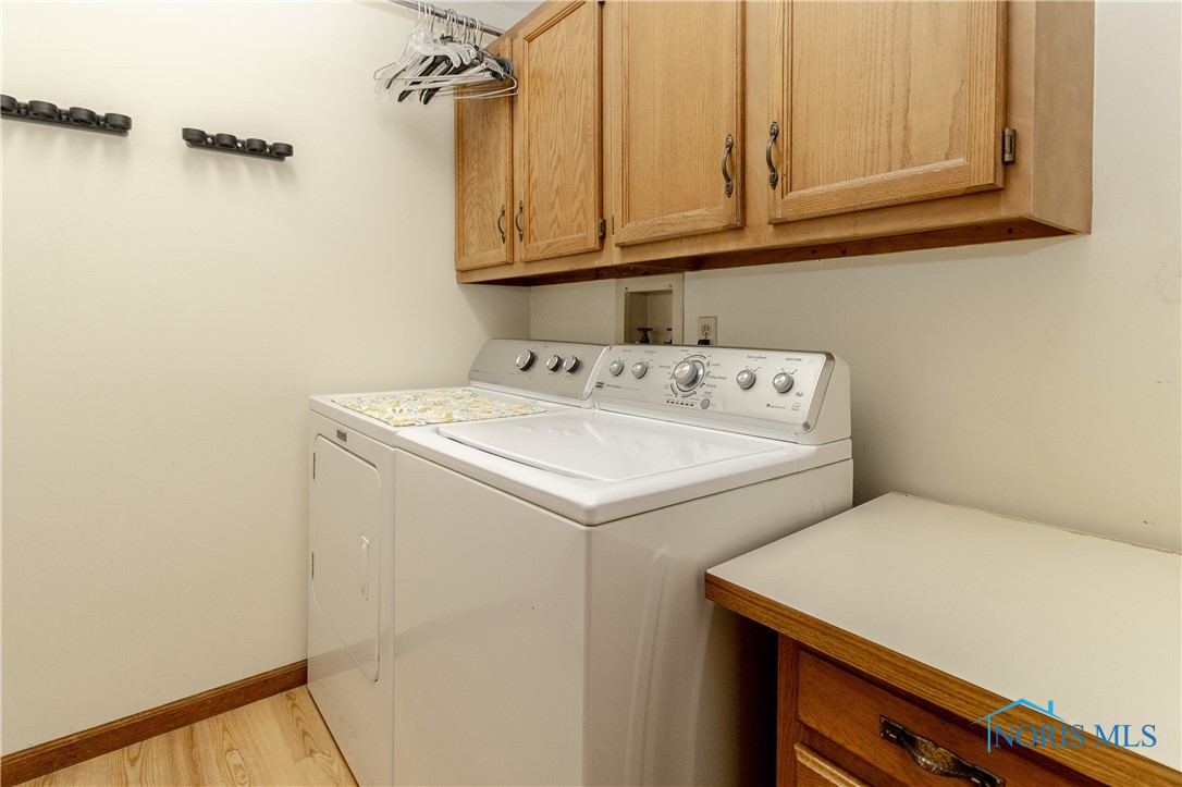 2439 Notting Hill Road, Toledo, Ohio image 23