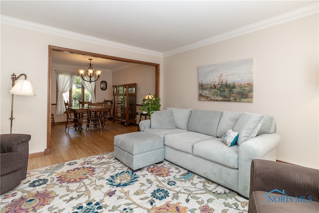 2439 Notting Hill Road, Toledo, Ohio image 8