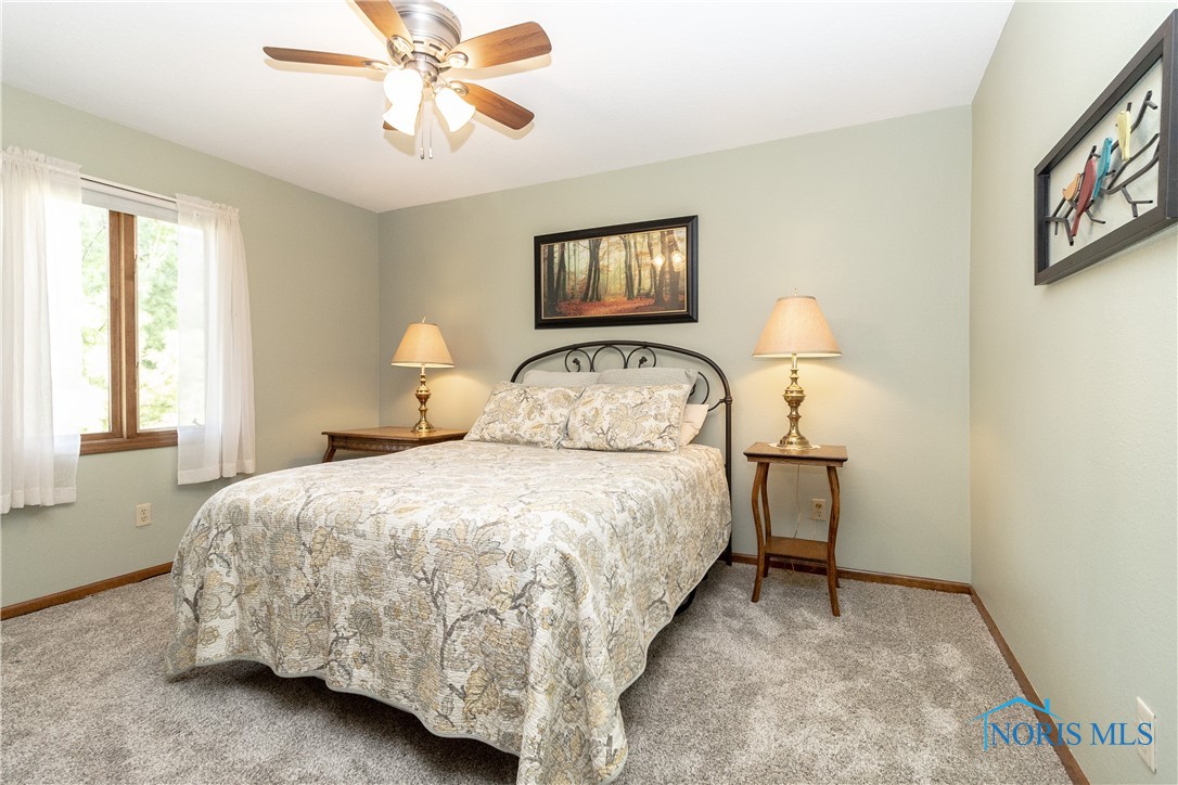 2439 Notting Hill Road, Toledo, Ohio image 31