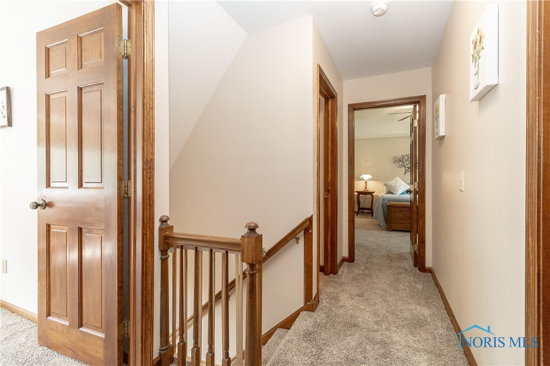 2439 Notting Hill Road, Toledo, Ohio image 25