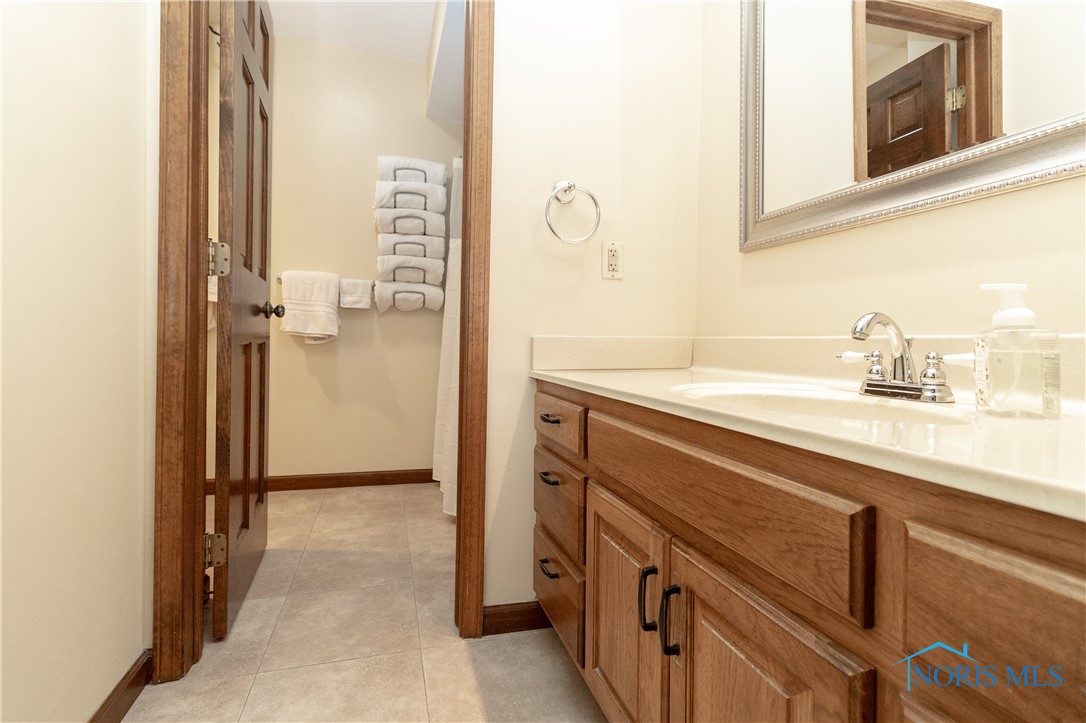 2439 Notting Hill Road, Toledo, Ohio image 37