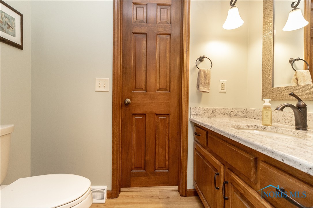 2439 Notting Hill Road, Toledo, Ohio image 22