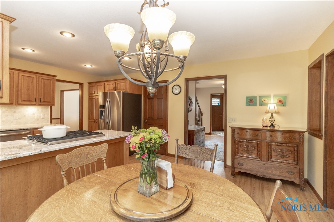 2439 Notting Hill Road, Toledo, Ohio image 12