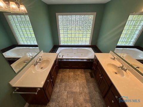 Tiny photo for 251 Saint Paul Drive, Fremont, OH 43420 (MLS # 6136079)