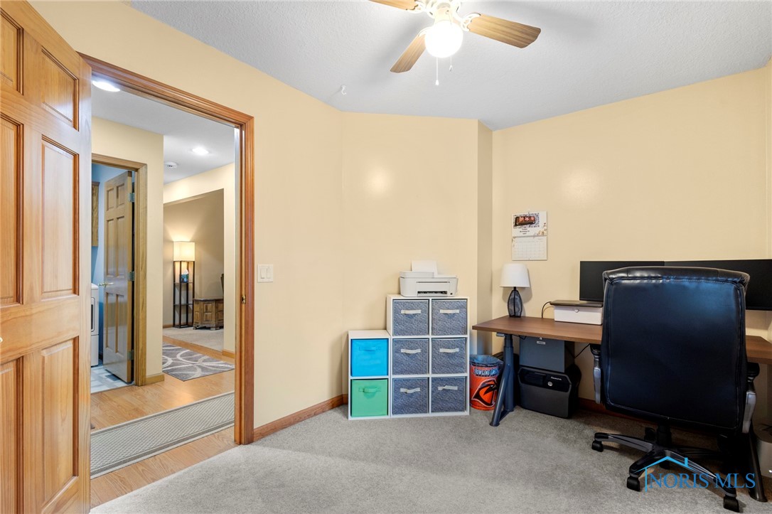 2512 Villa West Drive, Findlay, Ohio image 32