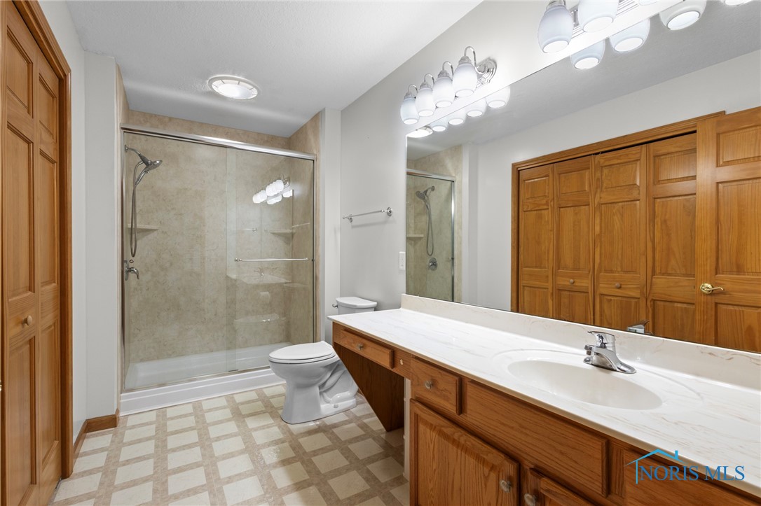 2512 Villa West Drive, Findlay, Ohio image 14