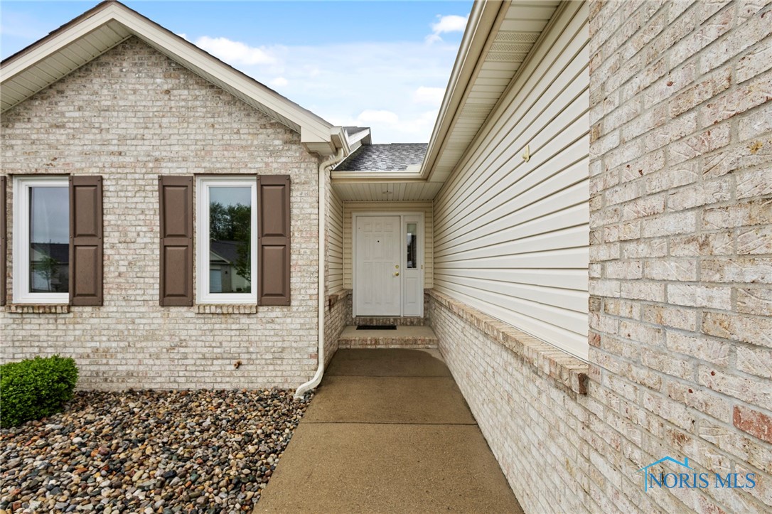2512 Villa West Drive, Findlay, Ohio image 4