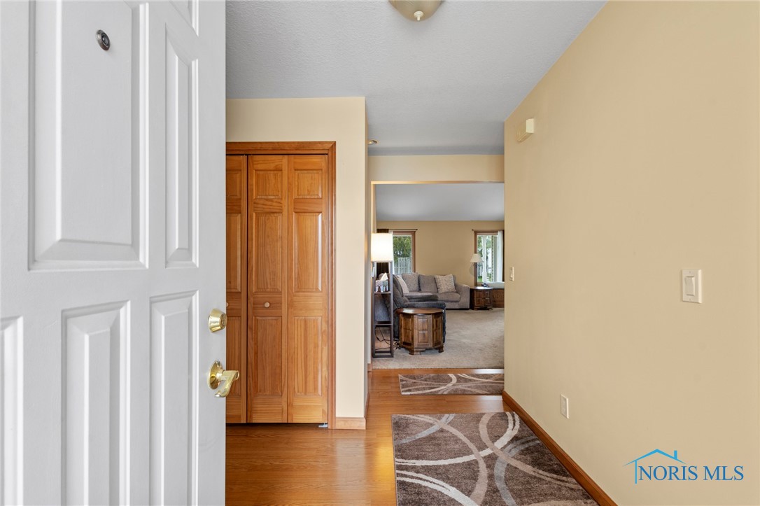 2512 Villa West Drive, Findlay, Ohio image 5