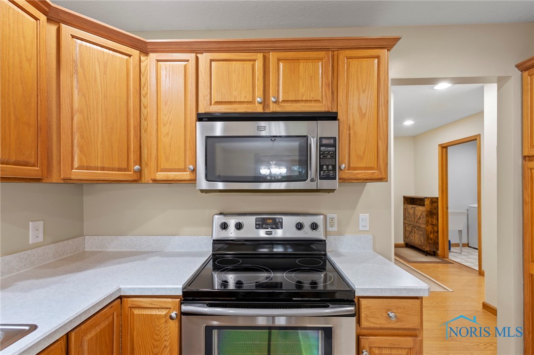 2512 Villa West Drive, Findlay, Ohio image 28