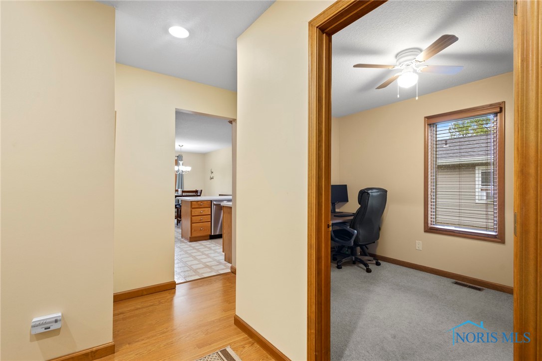 2512 Villa West Drive, Findlay, Ohio image 30