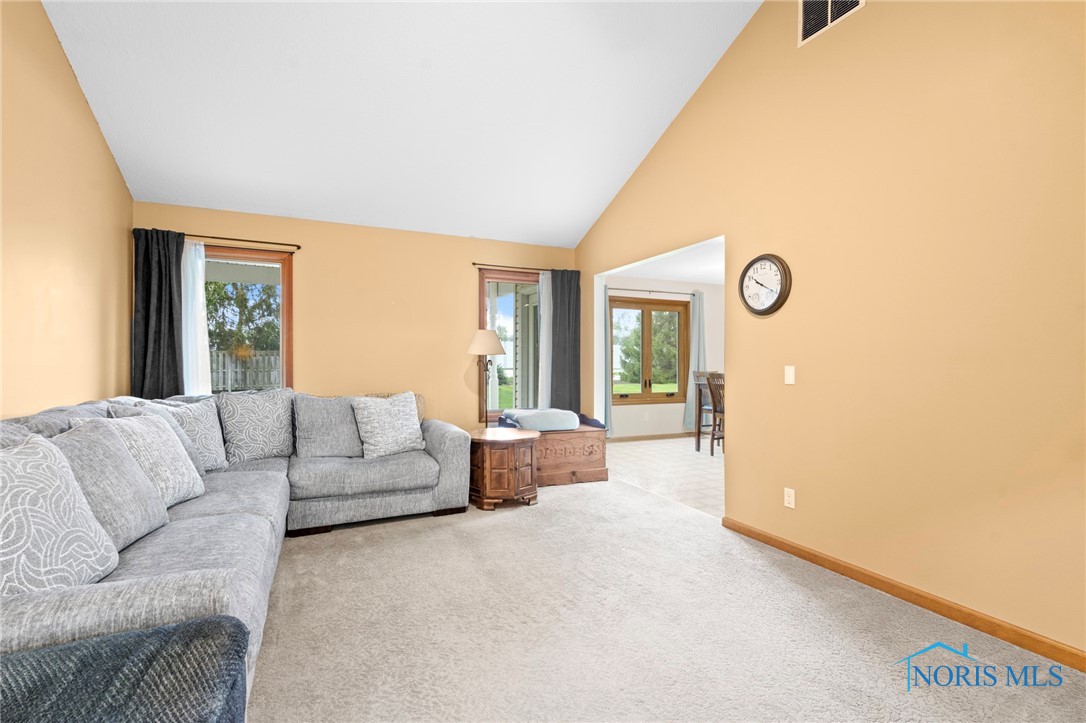 2512 Villa West Drive, Findlay, Ohio image 17