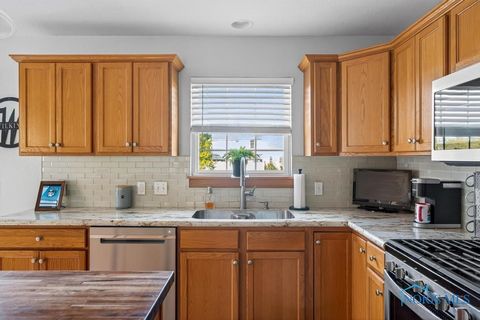 Tiny photo for 26395 Carronade Drive, Perrysburg, OH 43551 (MLS # 6136233)